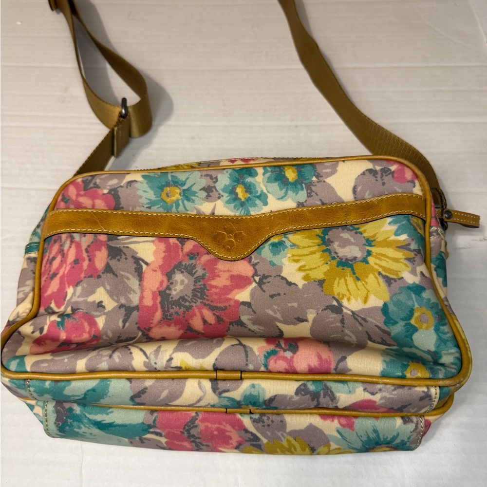 Patricia Nash Crossbody Bag
Womens Medium Floral Canvas